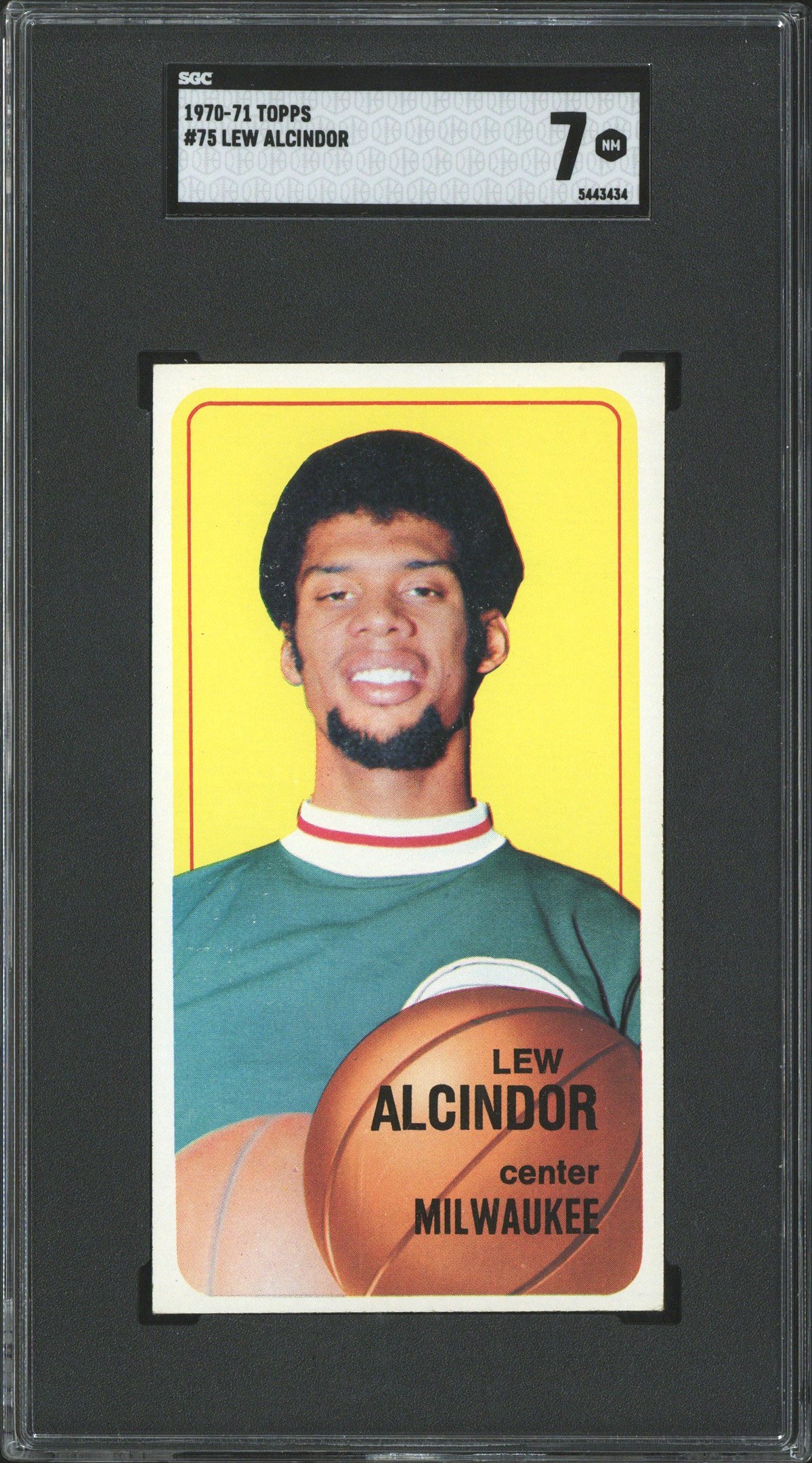 1970-71 Topps Basketball #75 - Lew Alcindor (HOF) - SGC NM 7